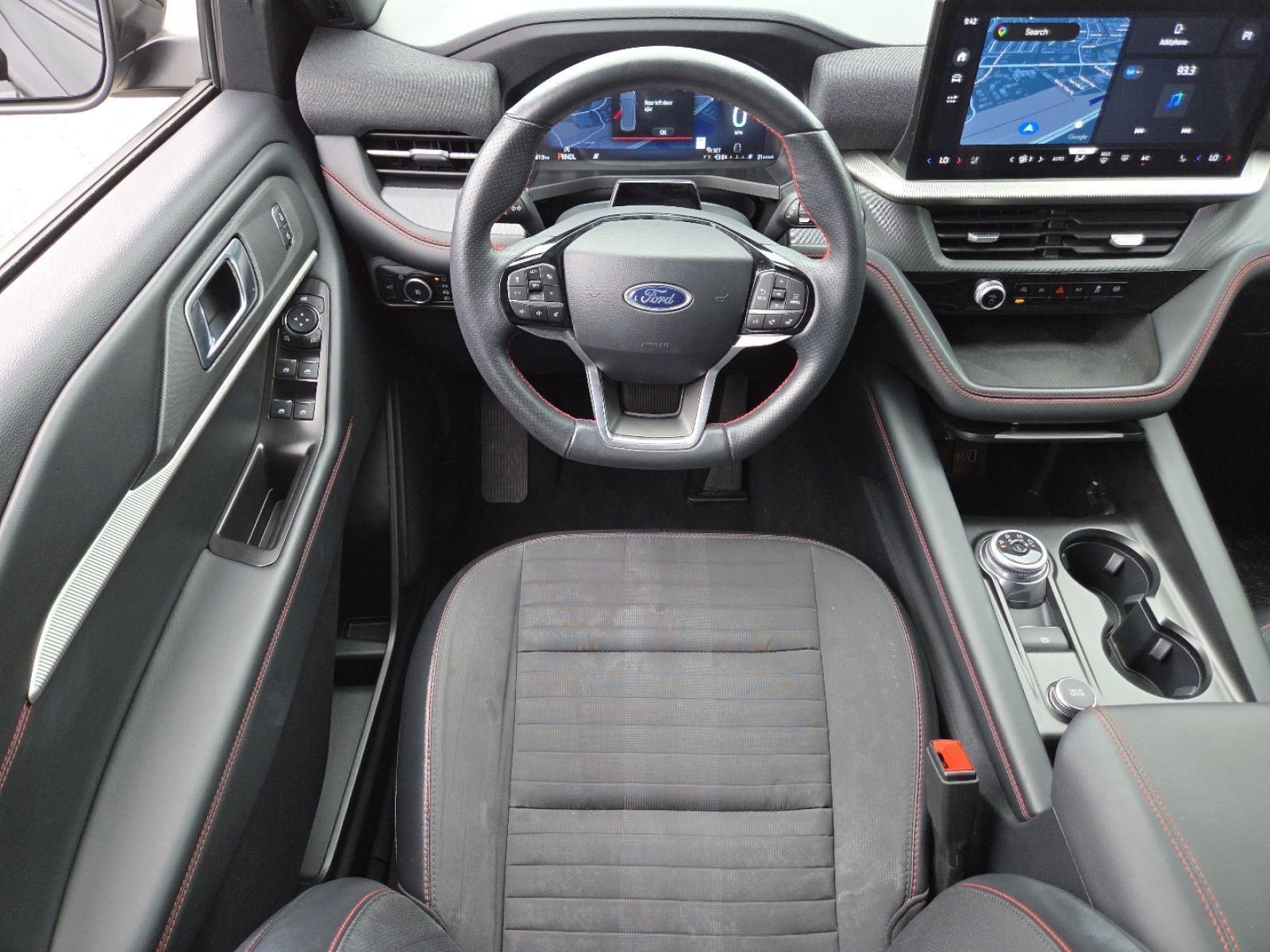 Used 2025 Ford Explorer ST-Line w/ ST-Line Street Pack AWD/4WD image 28