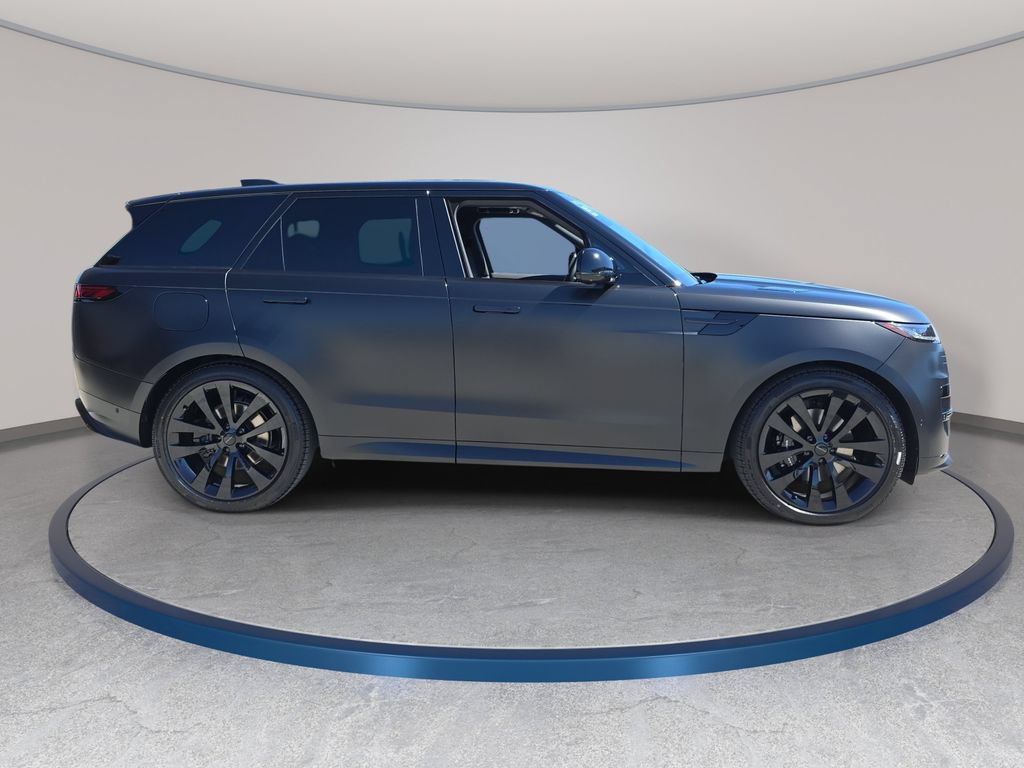 New 2027 Land Rover Range Rover Sport Dynamic SE AWD/4WD image 4