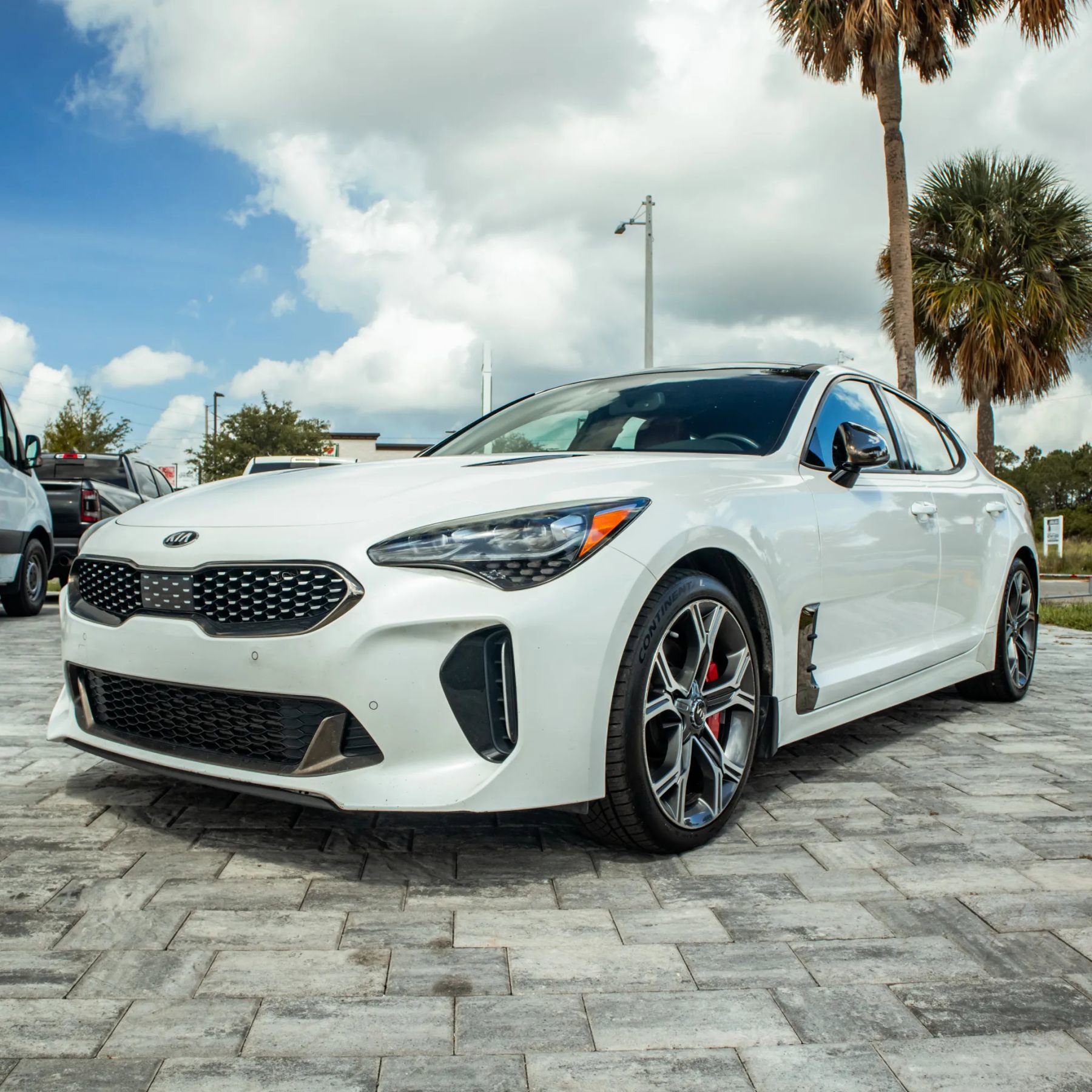 Used 2020 Kia Stinger GT1 RWD image 3