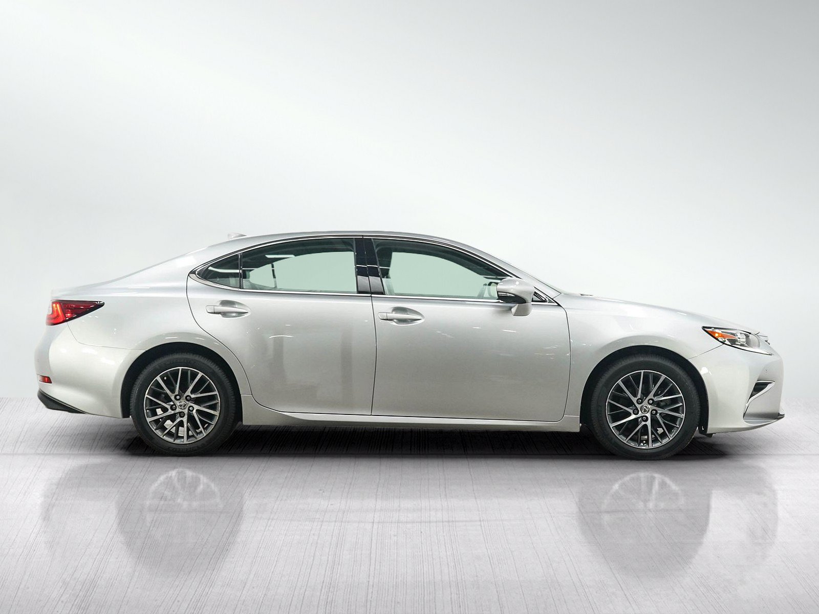 Used 2017 Lexus ES 350 w/ Luxury Package FWD image 6