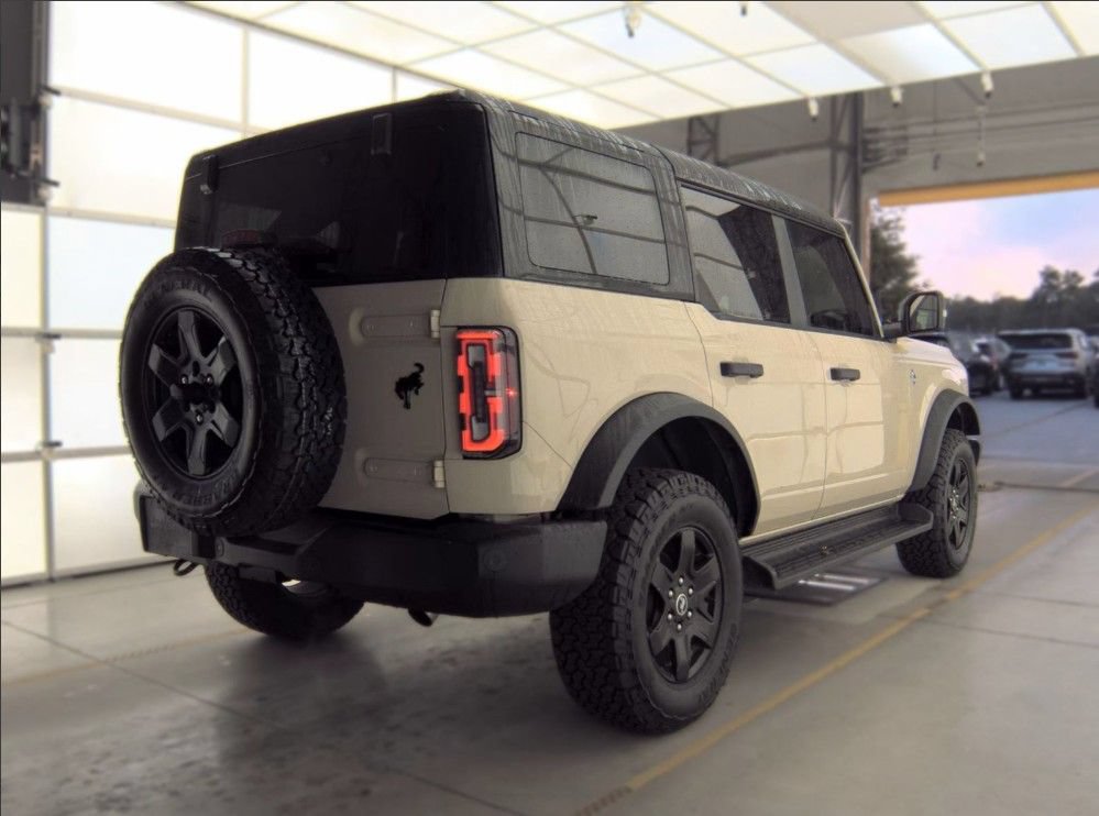 Used 2025 Ford Bronco Outer Banks AWD/4WD image 9