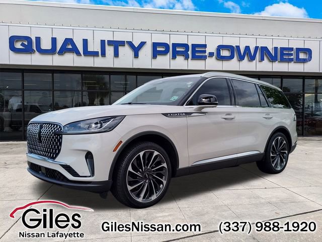 Used 2025 Lincoln Aviator Reserve w/ Illumination Package image 1