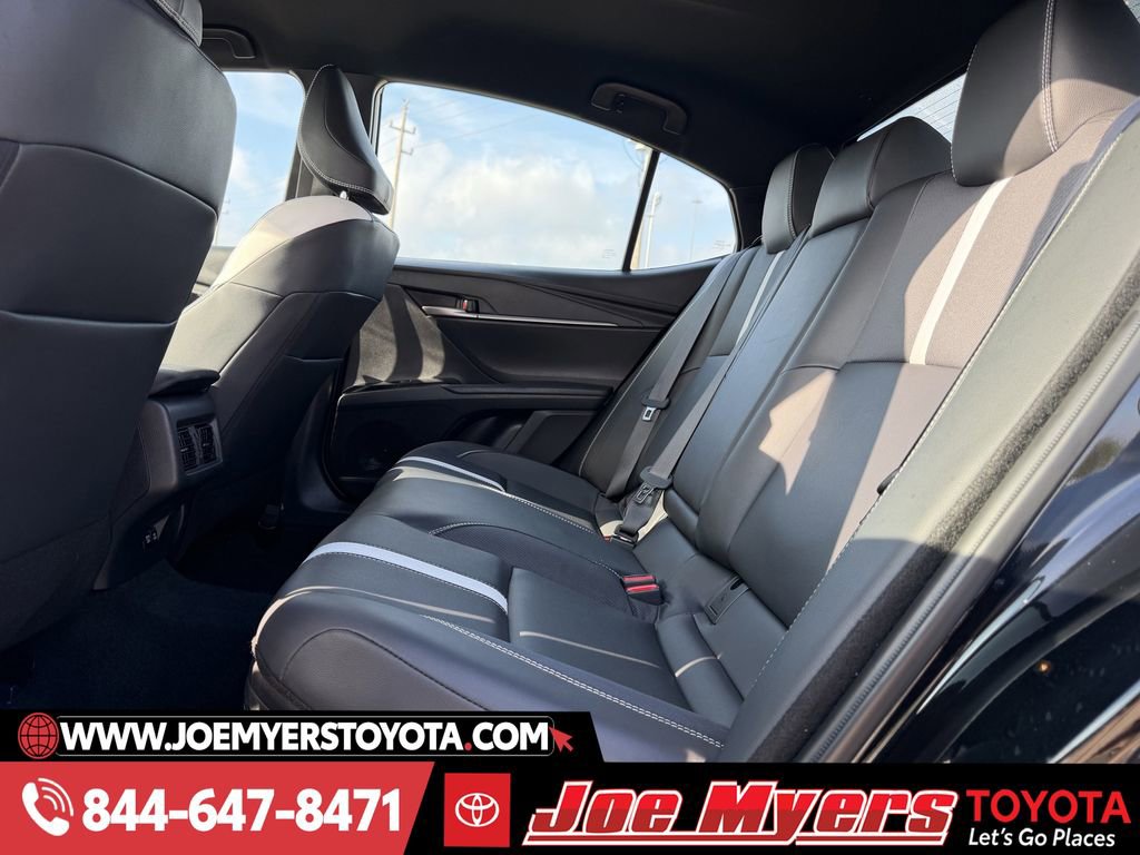 Used 2025 Toyota Camry SE image 29
