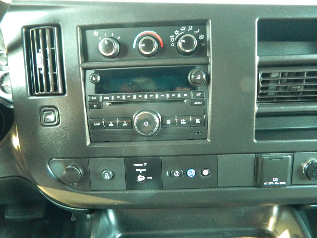 Used 2020 Chevrolet Express 2500 w/ Communications Package RWD image 16