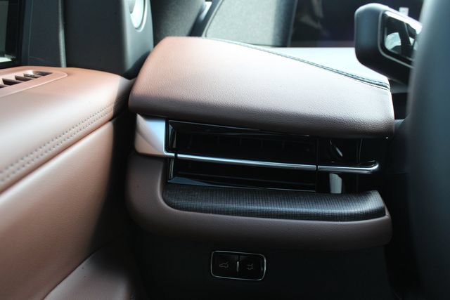 New 2027 Lincoln Navigator Reserve AWD/4WD image 7
