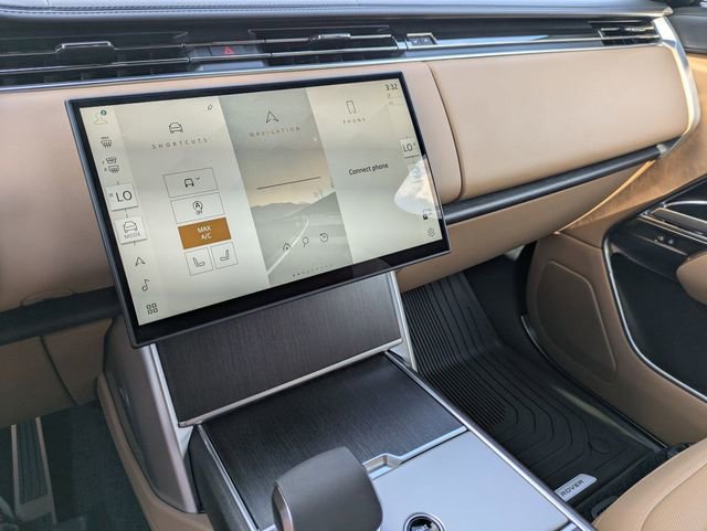 New 2025 Land Rover Range Rover Long Wheelbase SE image 11