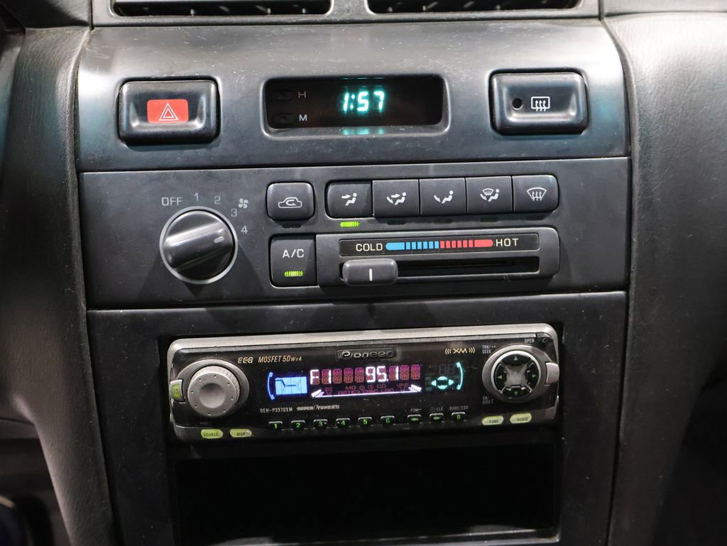 Used 1997 Nissan Maxima FWD image 23