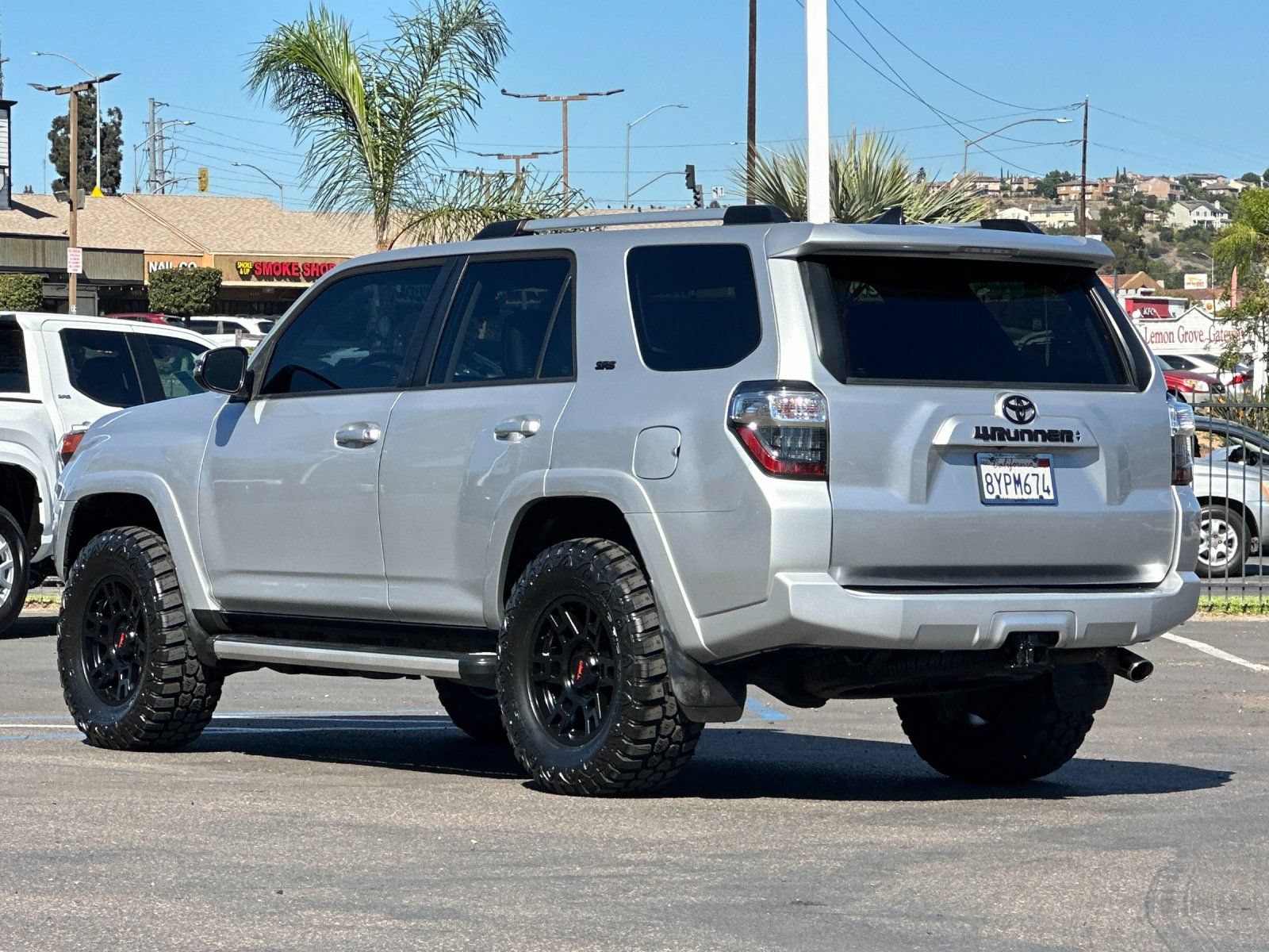 Used 2022 Toyota 4Runner SR5 Premium w/ Moonroof Package RWD image 3