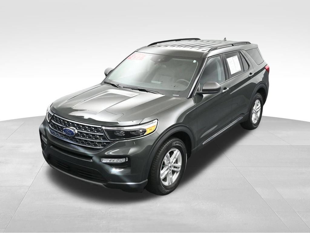 Used 2024 Ford Explorer XLT w/ Equipment Group 202A AWD/4WD image 30