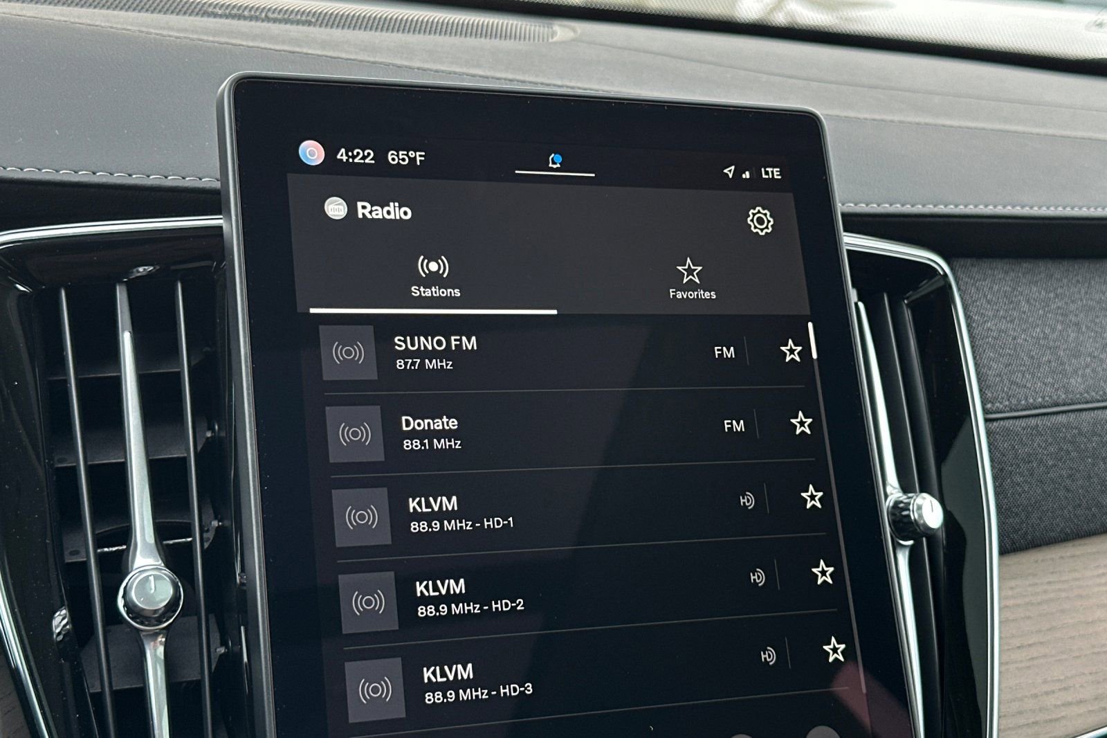 New 2025 Volvo XC90 T8 Plus w/ Protection Package Premier AWD/4WD image 18