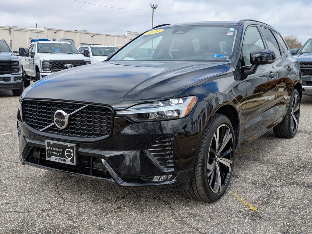 Certified 2024 Volvo XC60 B5 Ultimate w/ Protection Package Premier image 8