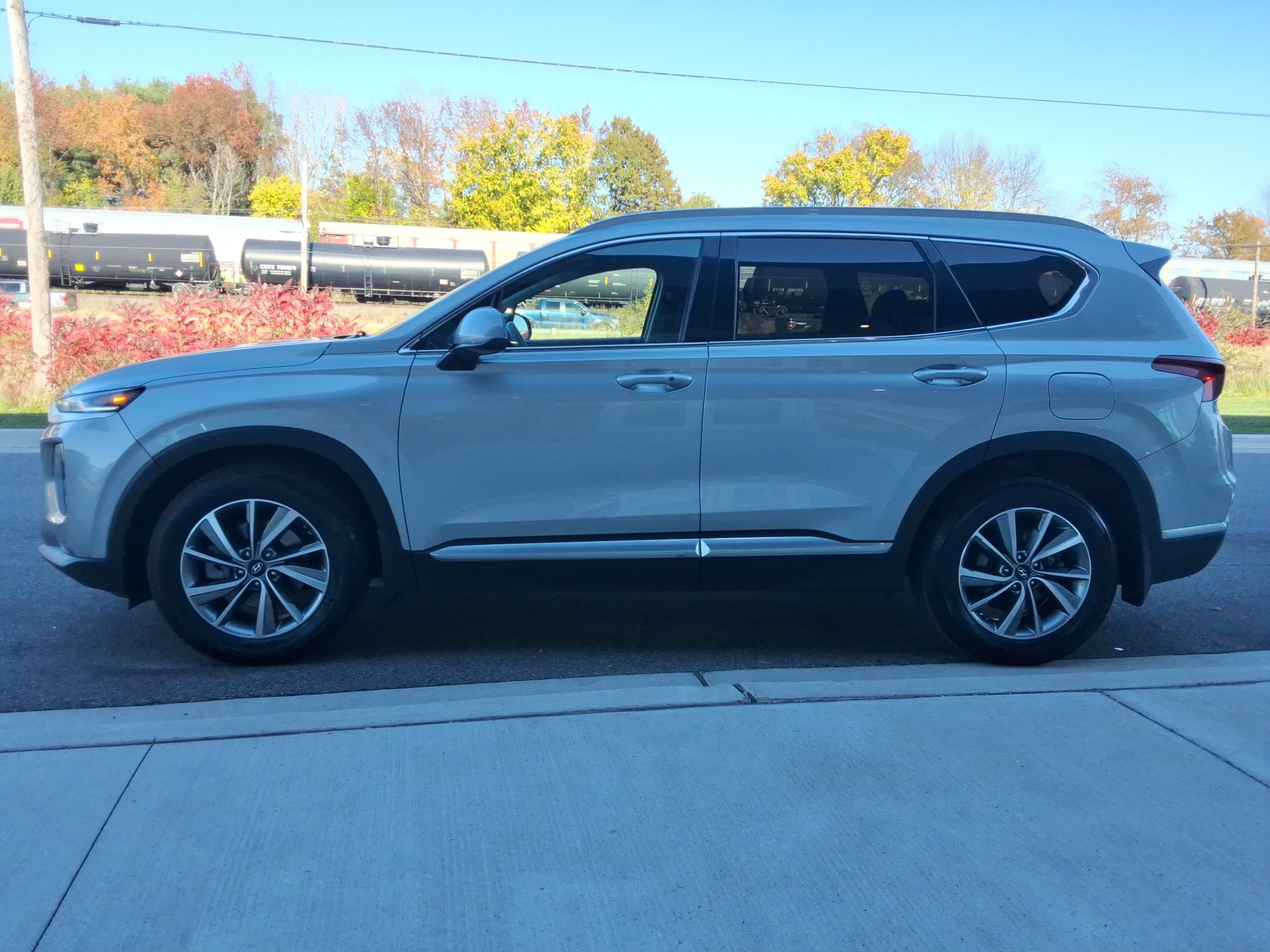 Used 2020 Hyundai Santa Fe SEL w/ Convenience Package AWD/4WD image 9