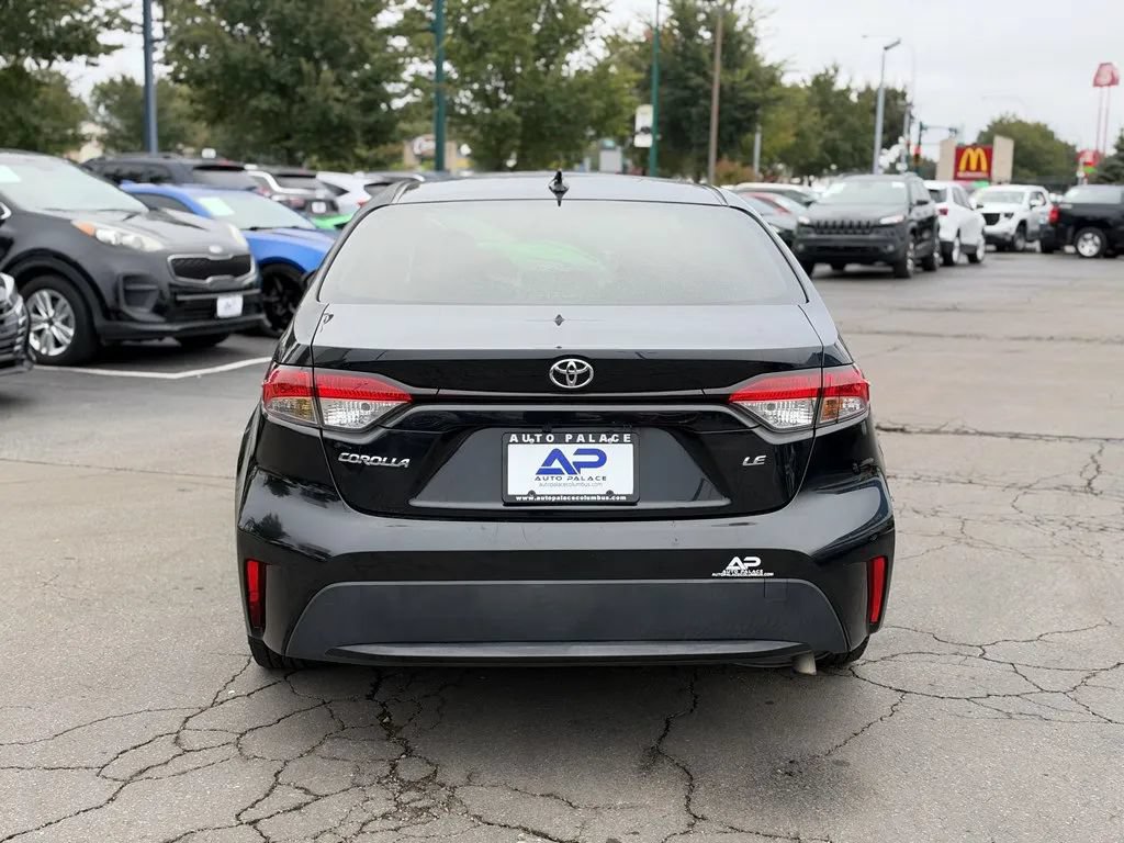Used 2021 Toyota Corolla LE FWD image 5