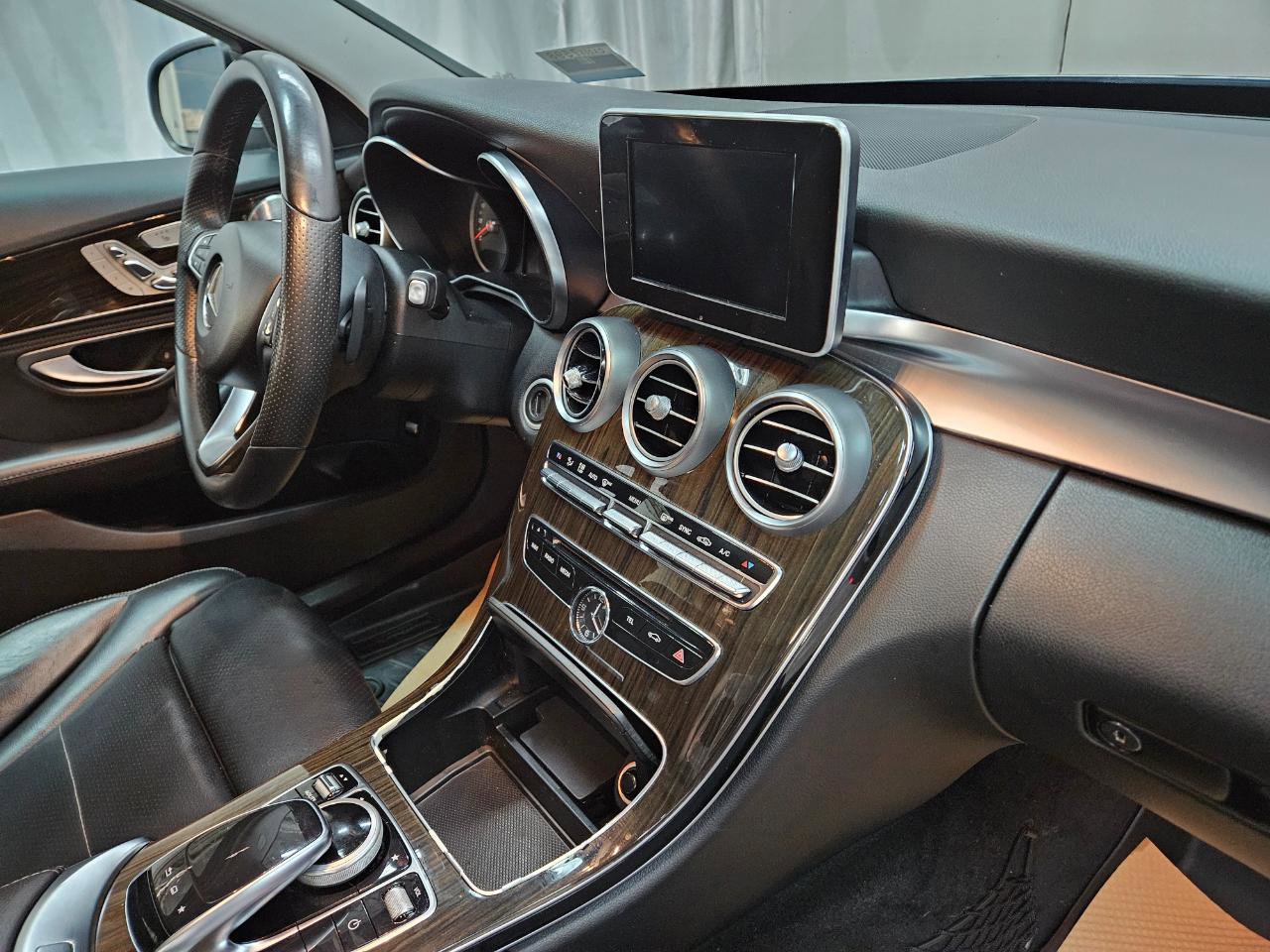 Used 2015 Mercedes-Benz C 300 Sedan image 22