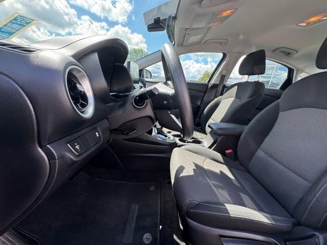 Used 2022 Kia Forte LXS image 8