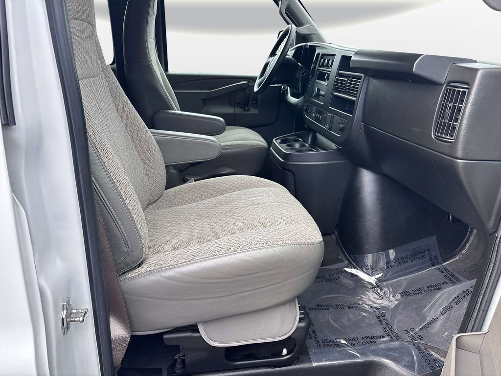 Used 2022 Chevrolet Express 3500 LT w/ LT Preferred Equipment Group image 15