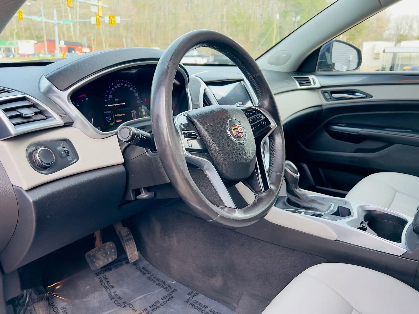 Used 2015 Cadillac SRX FWD image 22