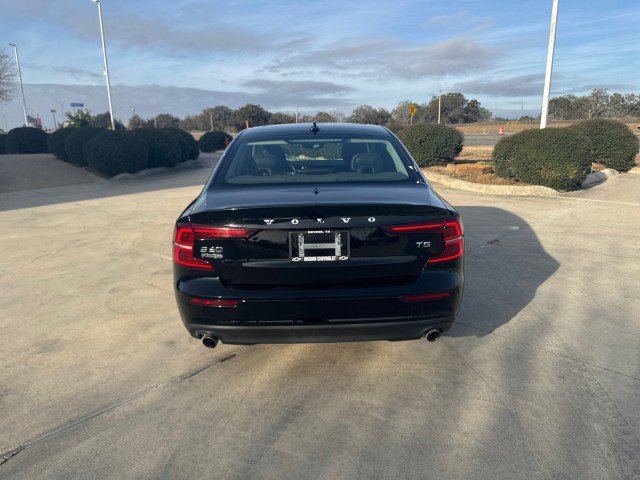 Used 2020 Volvo S60 T5 Momentum image 13