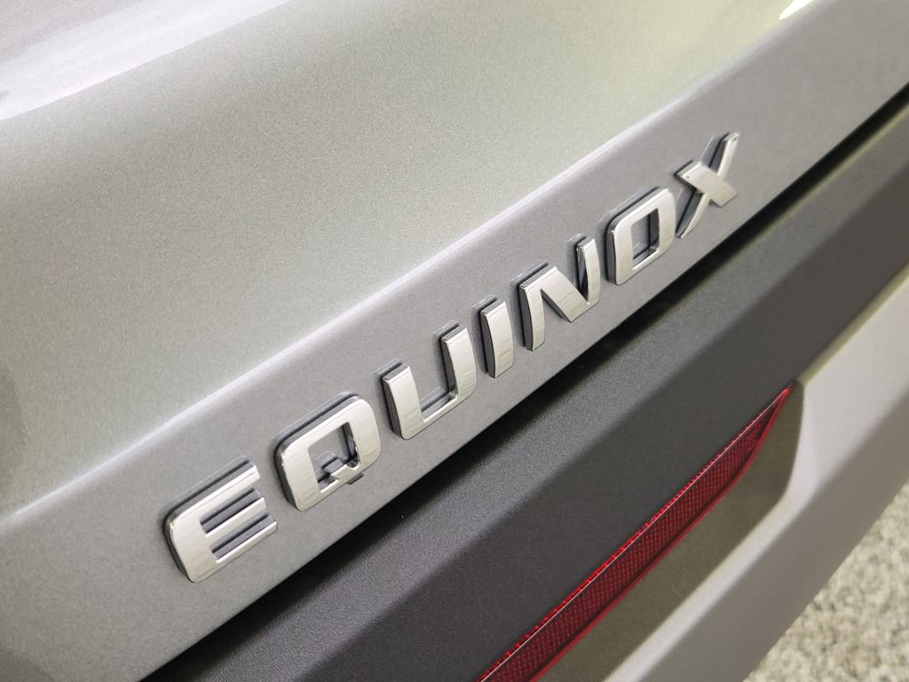 New 2026 Chevrolet Equinox LT w/ Safety and Technology Package FWD image 11