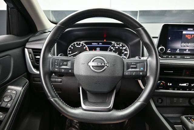 Used 2025 Nissan Rogue SV AWD/4WD image 18