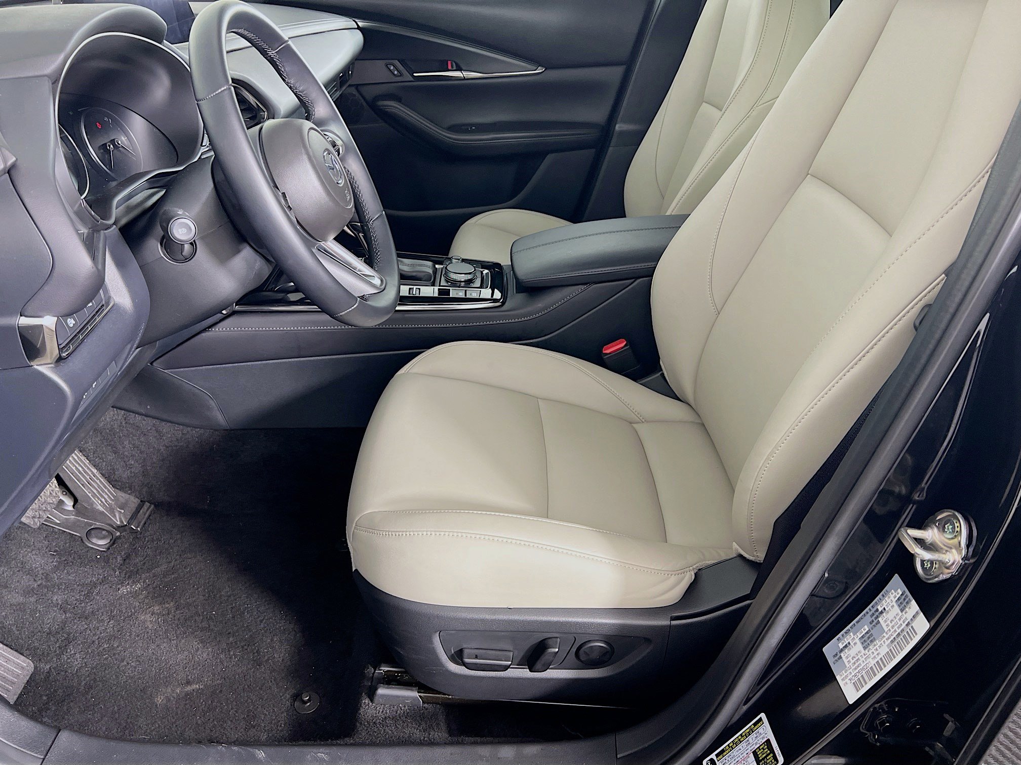 Used 2025 MAZDA CX-30 AWD 2.5 S w/ Preferred Package image 3