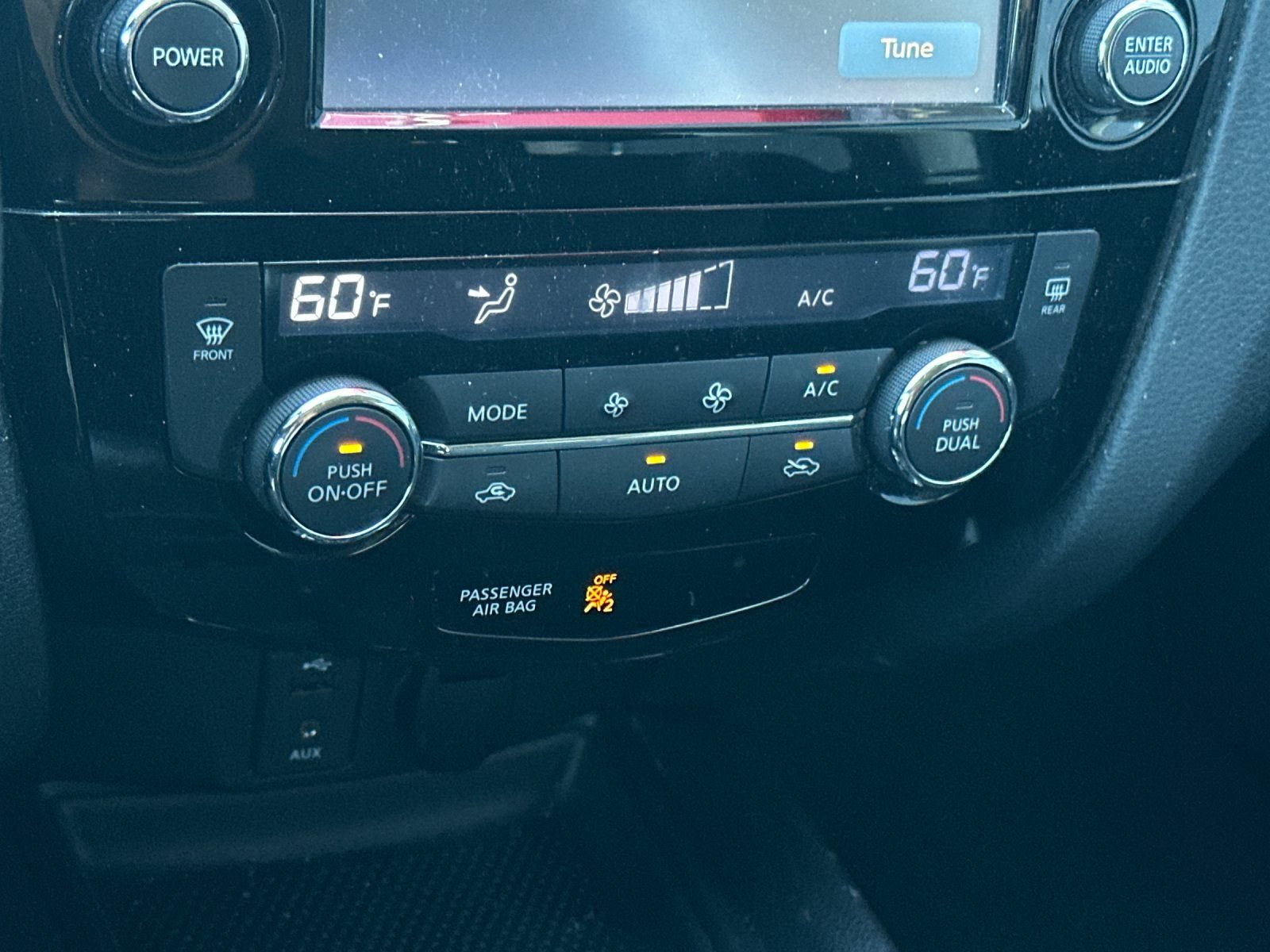 Used 2014 Nissan Rogue SV w/ SV Premium Package FWD image 20