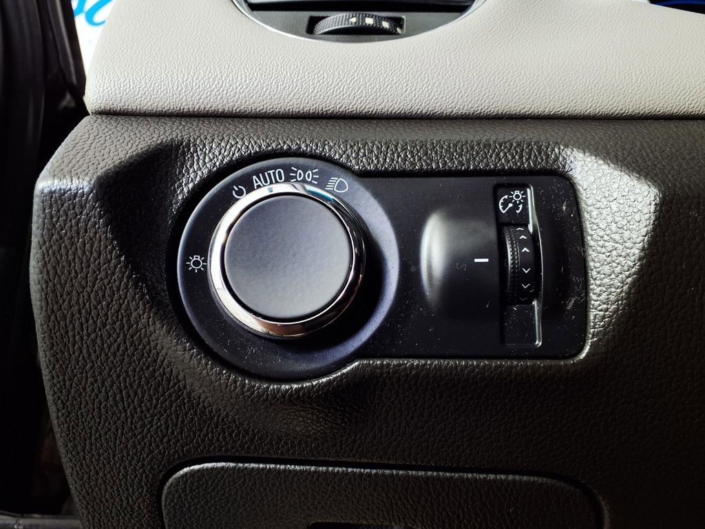 Used 2014 Chevrolet Cruze LS FWD image 24