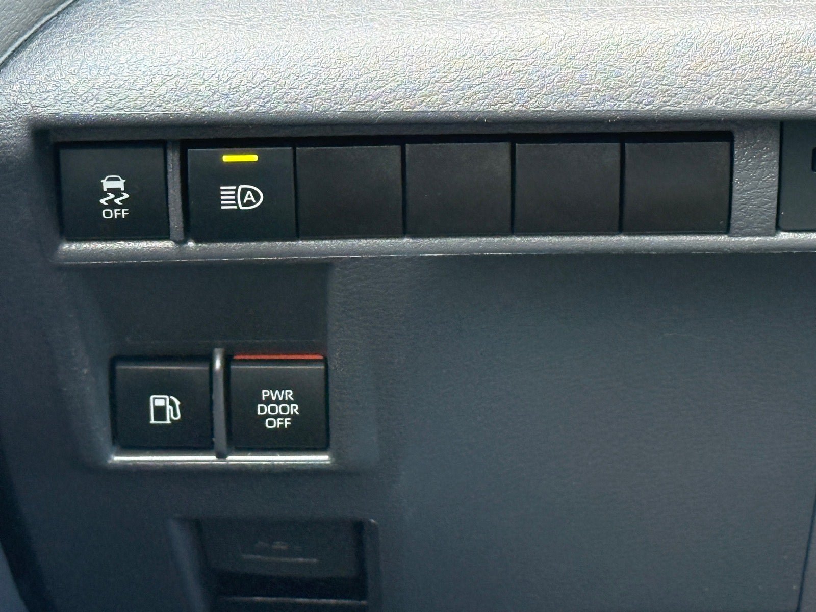 Used 2021 Toyota Sienna XLE FWD image 18