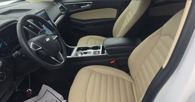 Used 2024 Ford Edge SEL w/ Convenience Package image 4