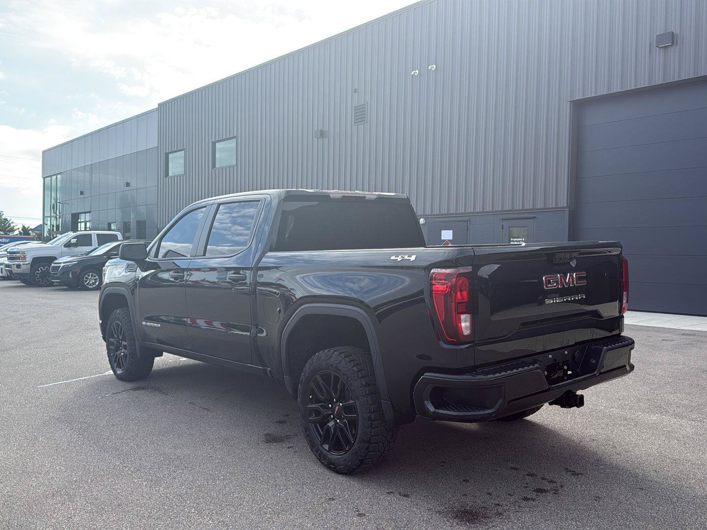 Used 2024 GMC Sierra 1500 Pro w/ Graphite Edition AWD/4WD image 5
