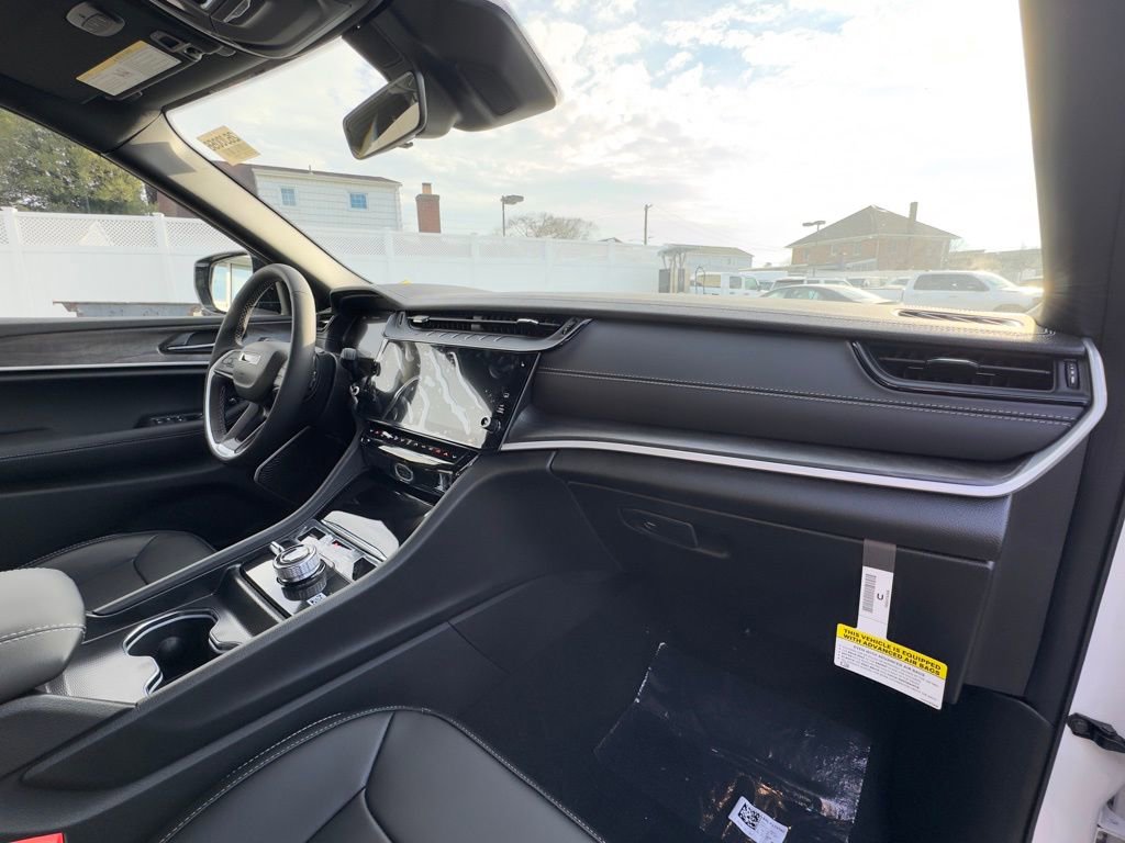 New 2026 Jeep Grand Cherokee L Limited w/ Limited Altitude Package image 18