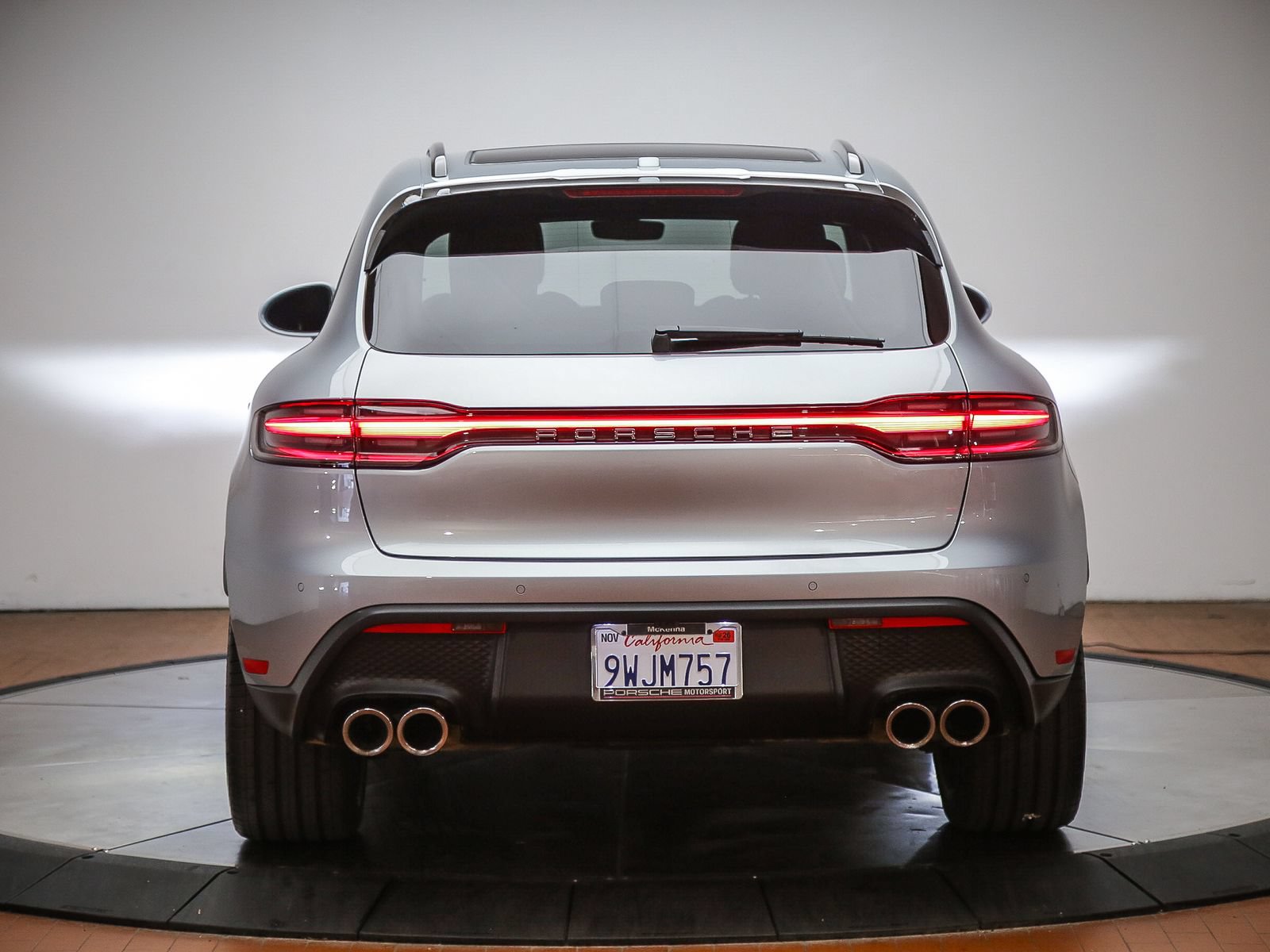 Certified 2026 Porsche Macan AWD/4WD image 6