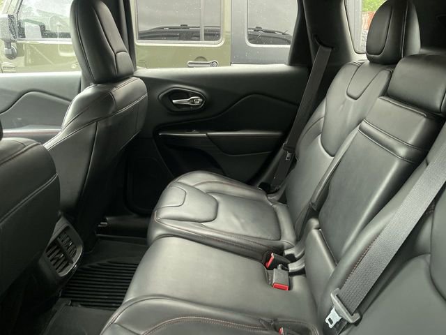 Used 2015 Jeep Cherokee Trailhawk AWD/4WD image 6