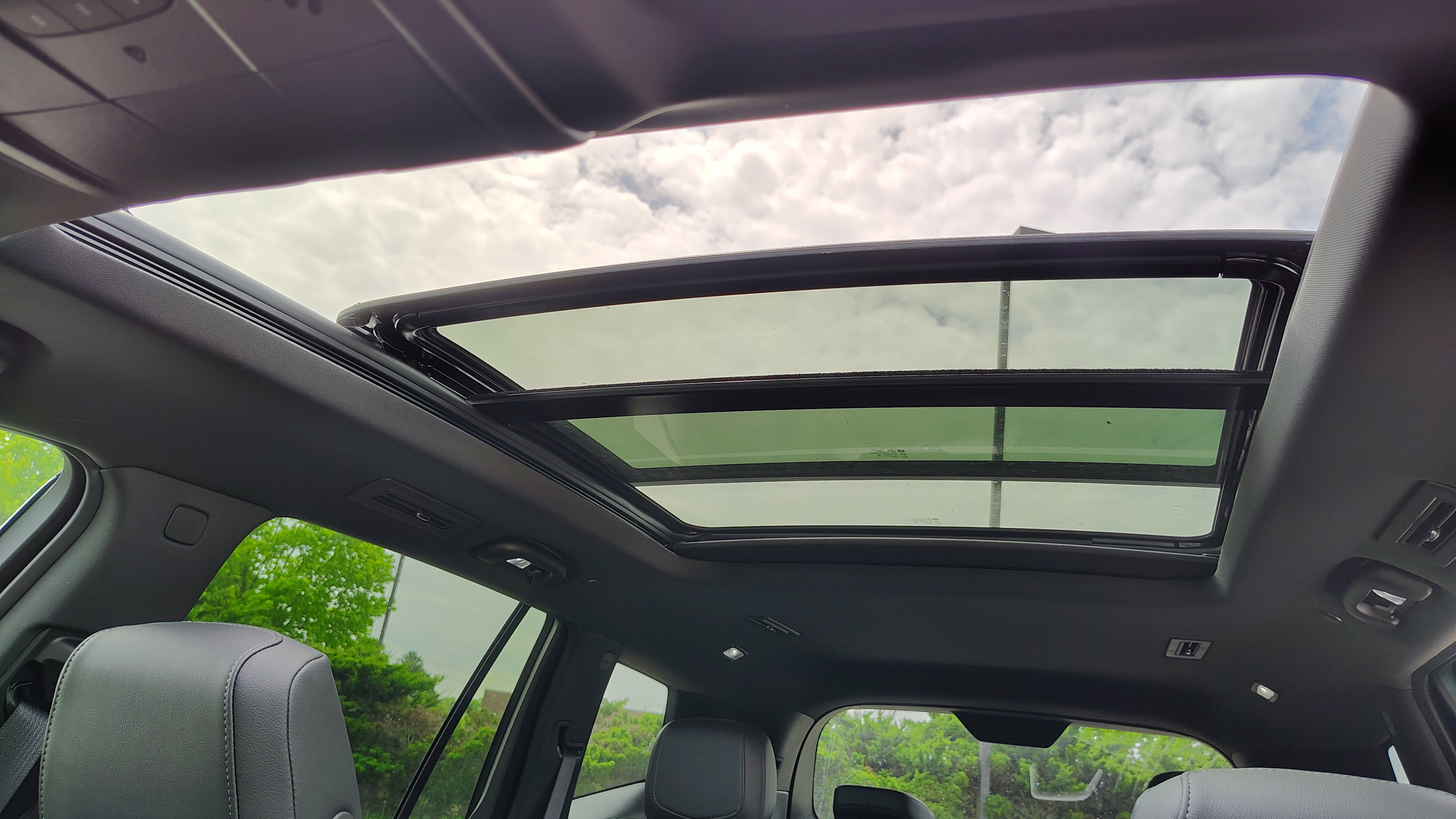 New 2025 Cadillac XT6 Luxury image 34