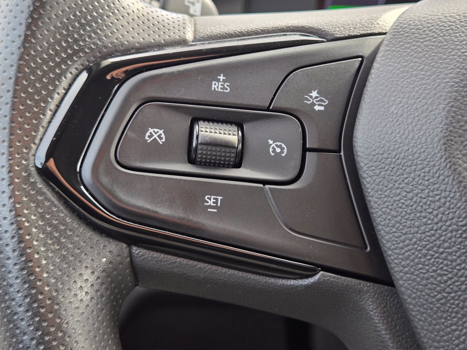 Used 2023 Chevrolet Bolt EUV LT w/ Driver Confidence Package FWD image 24