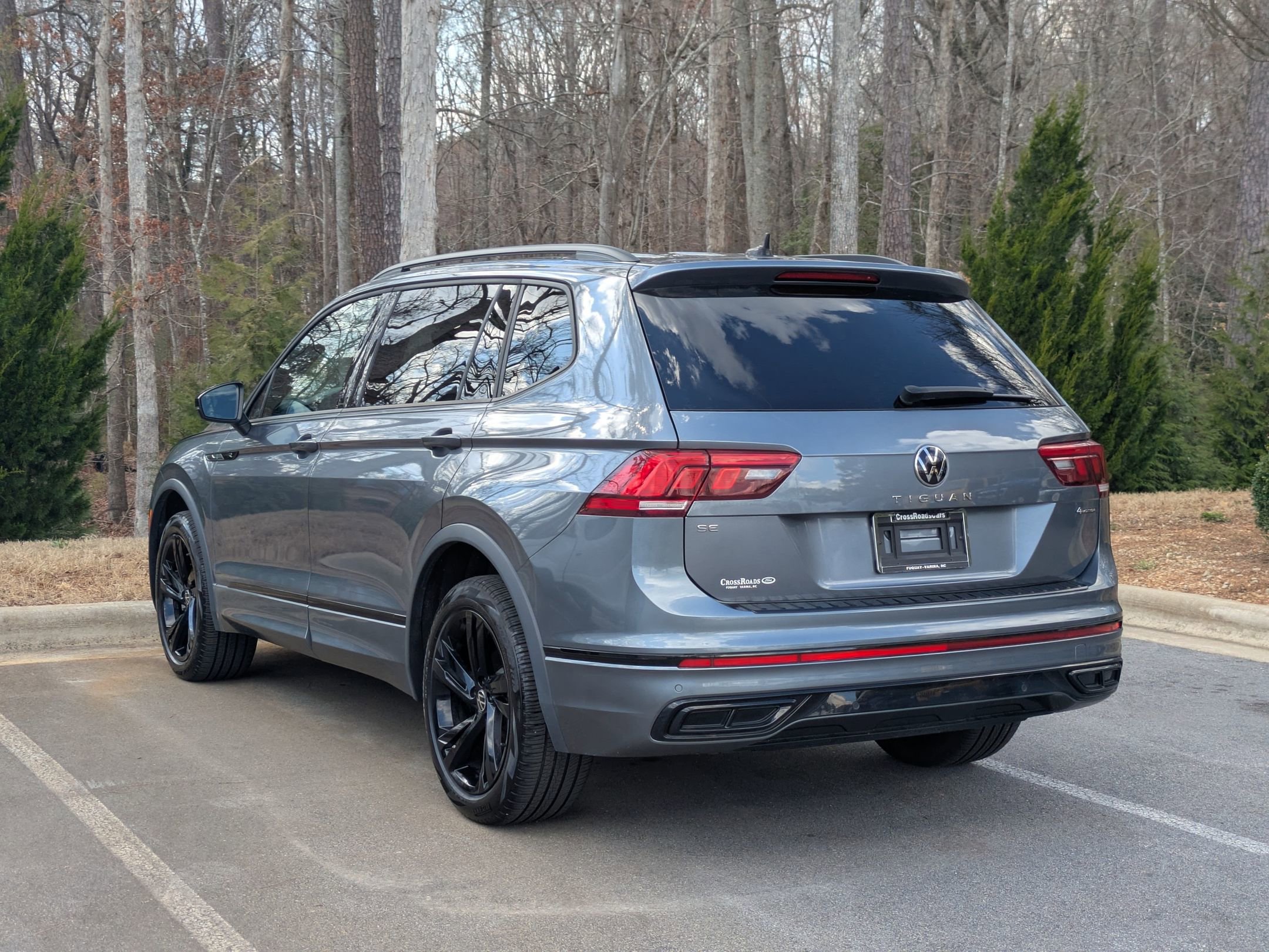 Used 2024 Volkswagen Tiguan SE R-Line image 5