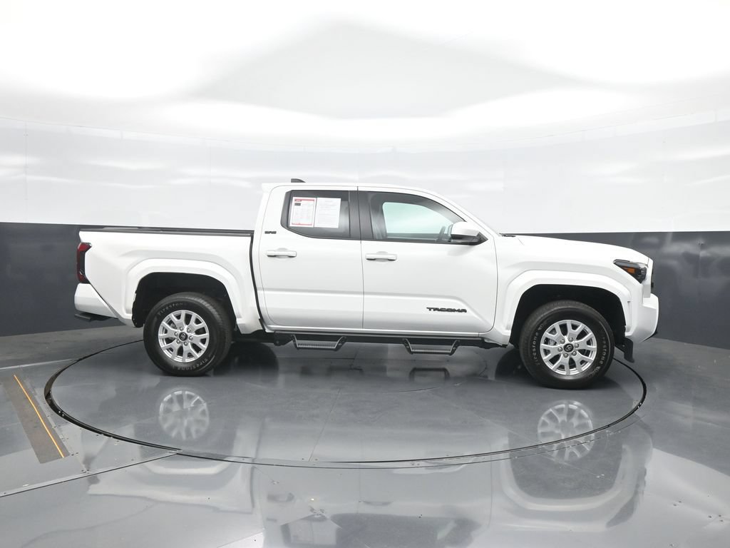 Used 2026 Toyota Tacoma SR5 AWD/4WD image 8