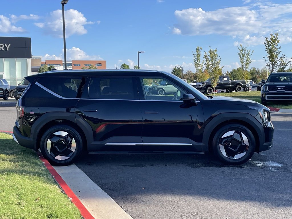 New 2026 Kia EV9 Wind image 6