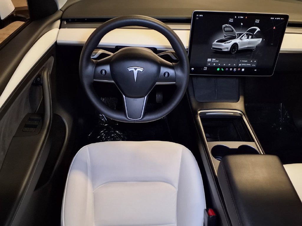 Used 2023 Tesla Model Y Long Range AWD/4WD image 14