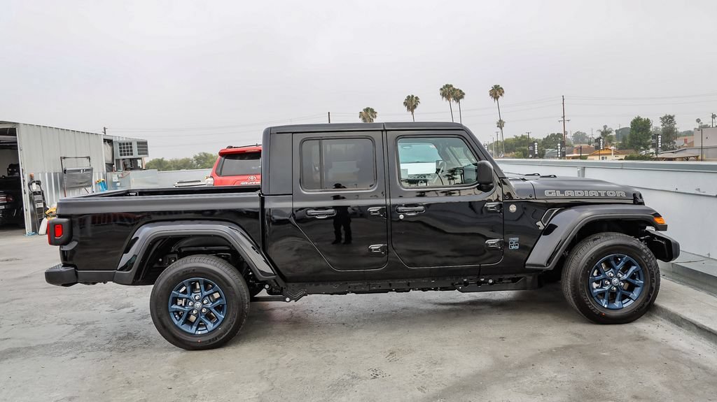 New 2026 Jeep Gladiator Sport AWD/4WD image 13