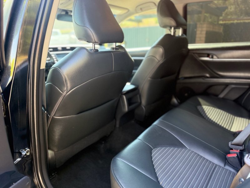 Used 2019 Toyota Camry SE FWD image 16