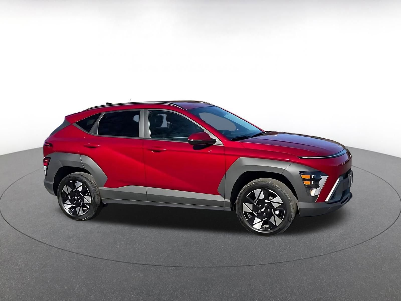 Used 2025 Hyundai Kona SEL image 2