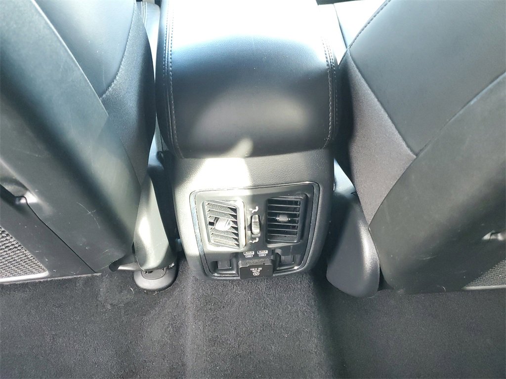 Used 2019 Jeep Grand Cherokee Limited image 15