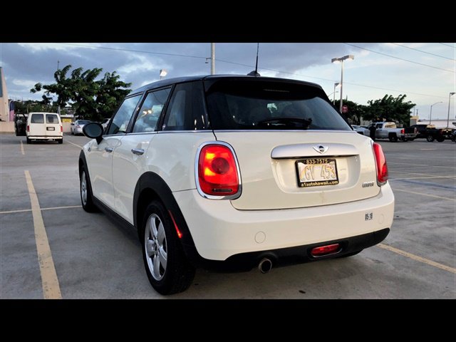 Used 2015 MINI Cooper 4-Door Hardtop FWD image 5