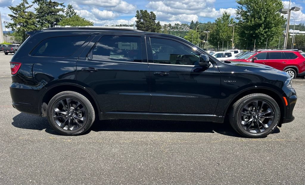 Used 2025 Dodge Durango R/T w/ Blacktop Package AWD/4WD image 4