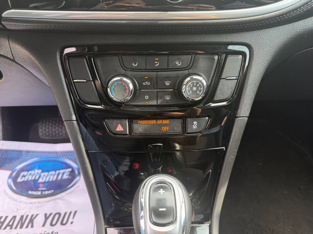 Used 2021 Buick Encore Preferred AWD/4WD image 36