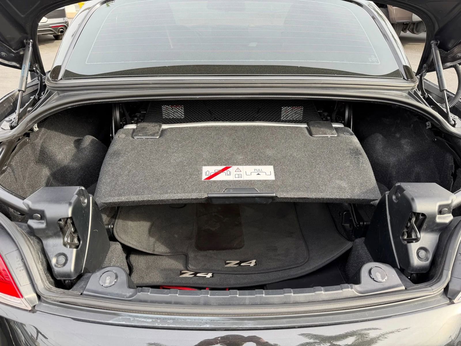 Used 2014 BMW Z4 sDrive35i w/ Technology Package image 13