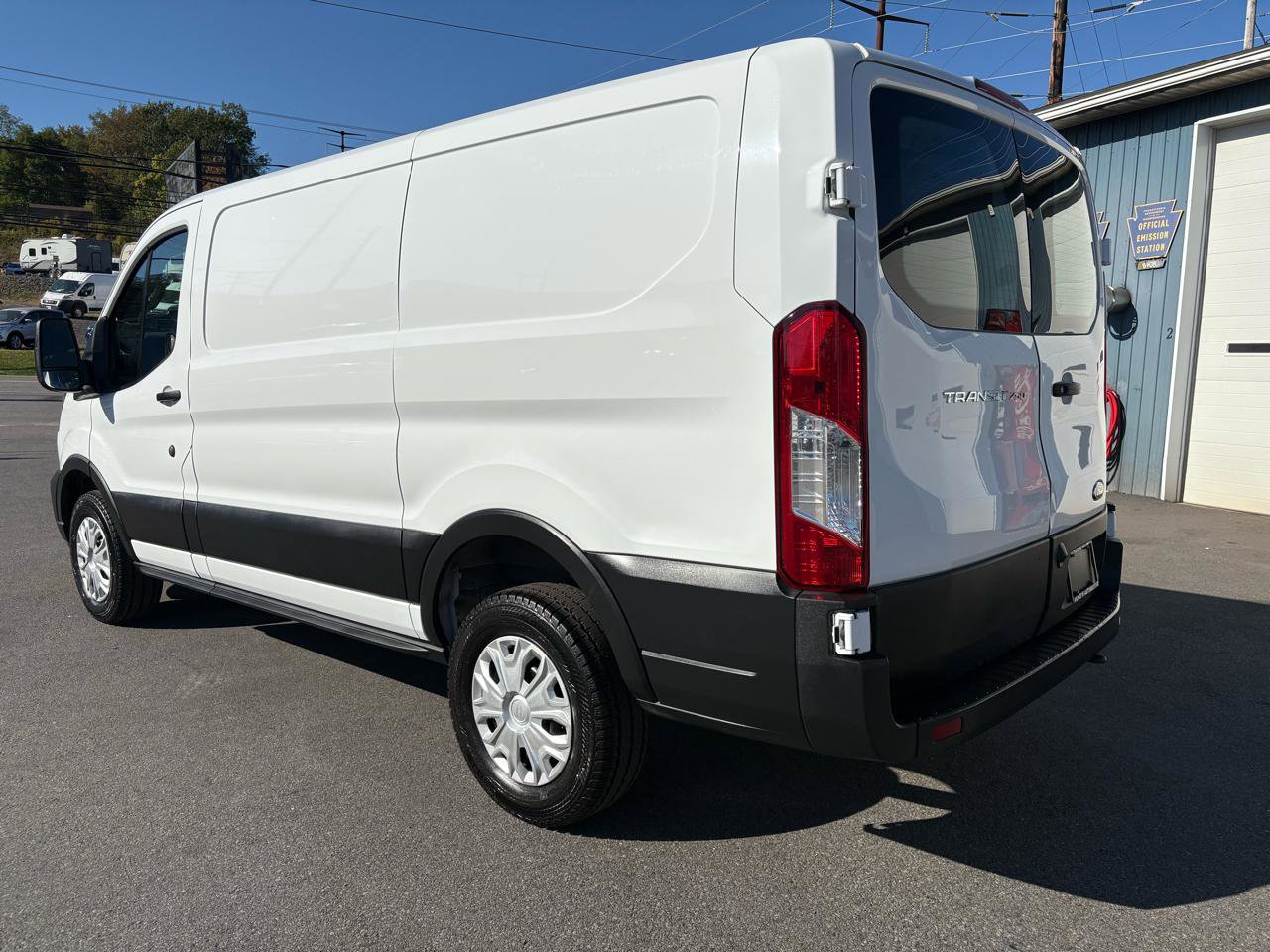 Used 2023 Ford Transit 250 Low Roof w/ Exterior Upgrade Package RWD image 3