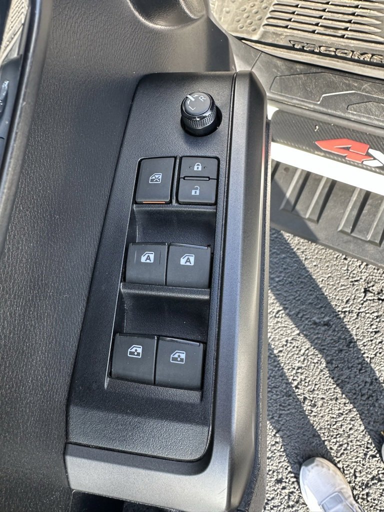 Used 2023 Toyota Tacoma image 9