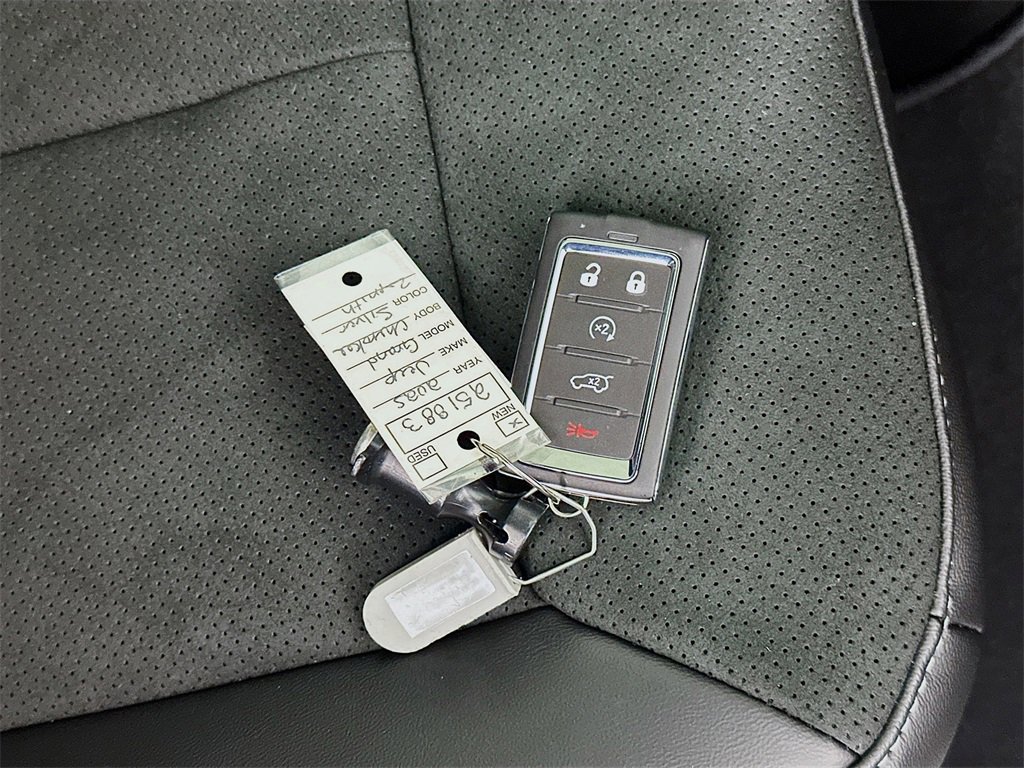 New 2025 Jeep Grand Cherokee Altitude image 19